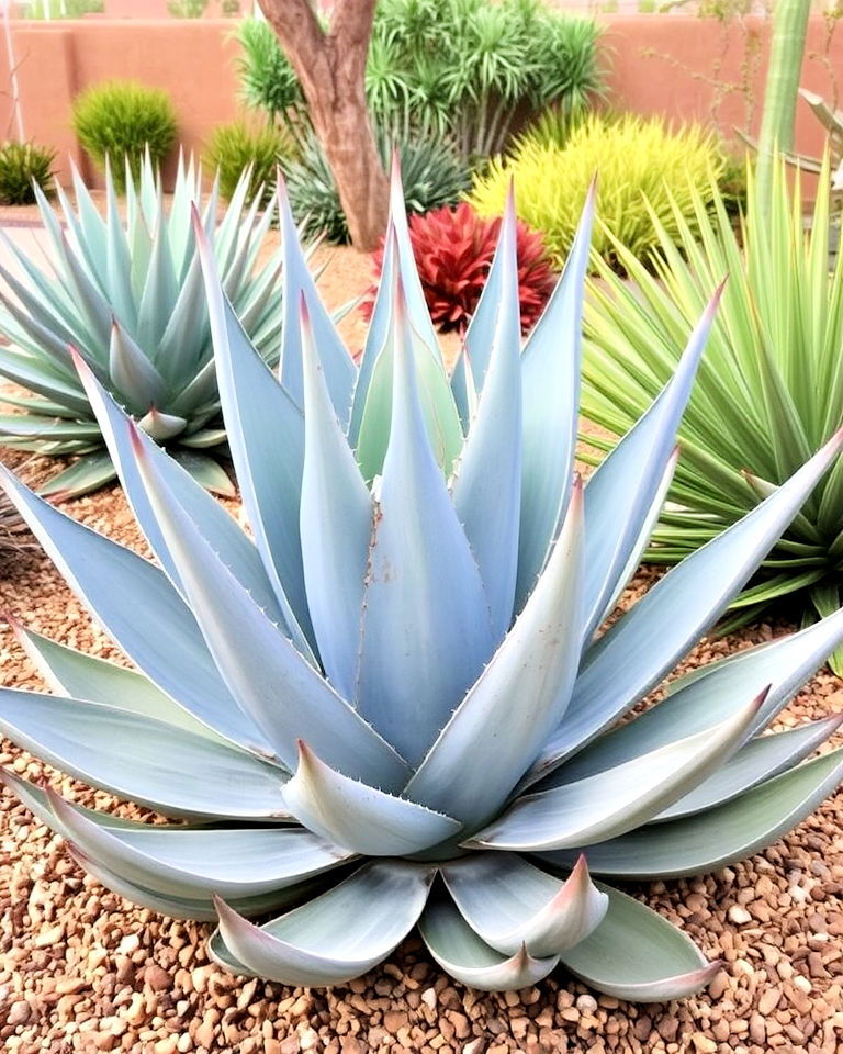 agave sculptures for mexican garden - 25 Mexican Garden Ideas