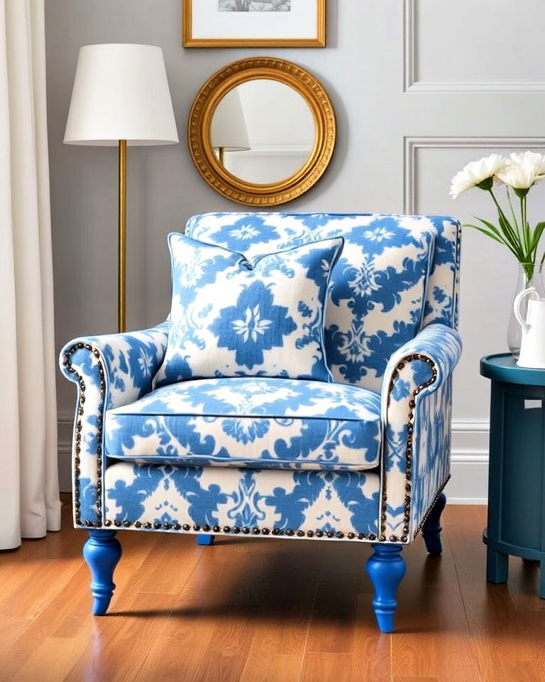 versatile blue and white accent chair - 30 Blue and White Decor Ideas