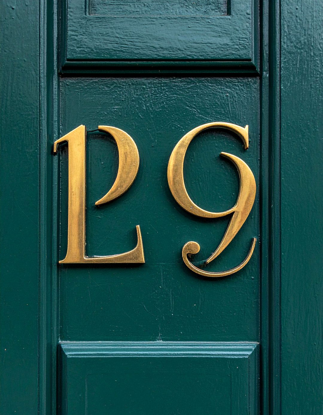 Art Deco Style House Numbers - 40 House Number Ideas for Curb Appeal