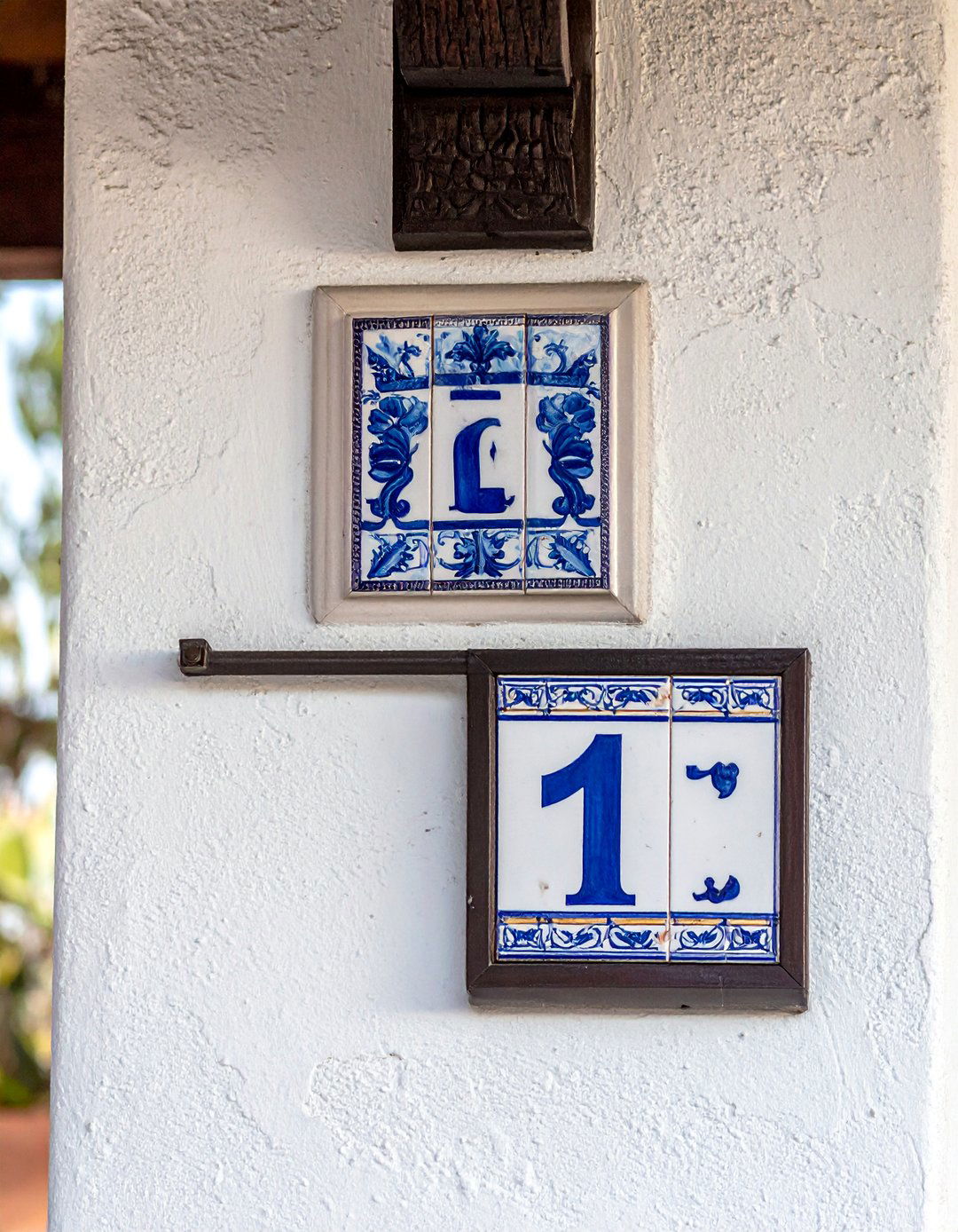 Ceramic Tile House Numbers - 40 House Number Ideas for Curb Appeal