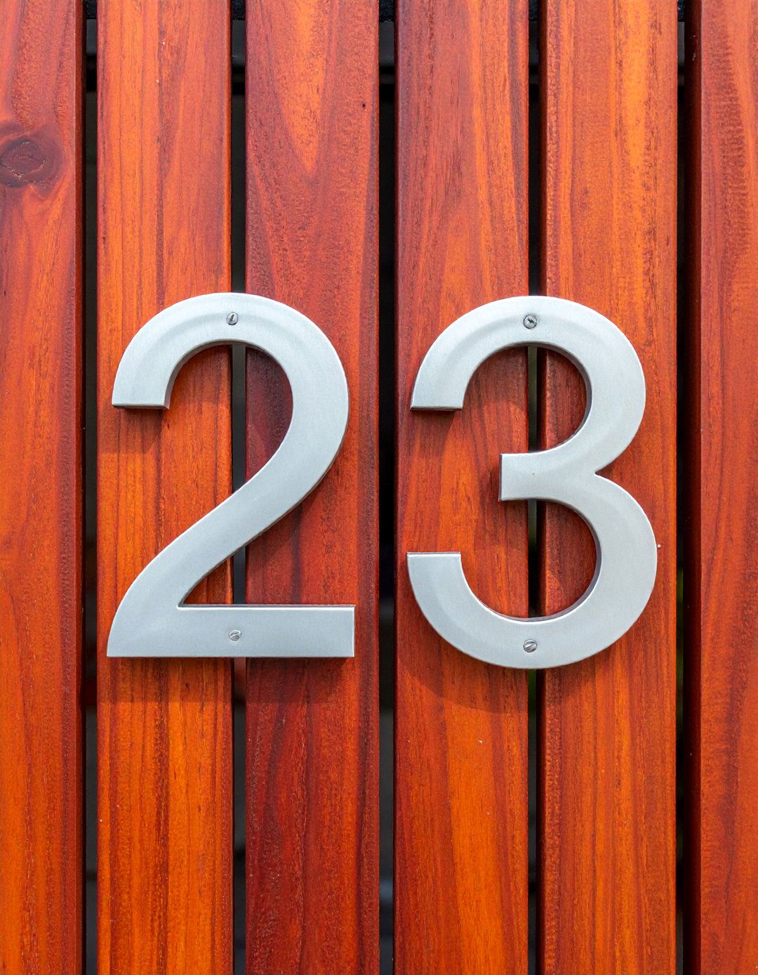 House Numbers on a Modern Horizontal Slat Fence - 40 House Number Ideas for Curb Appeal
