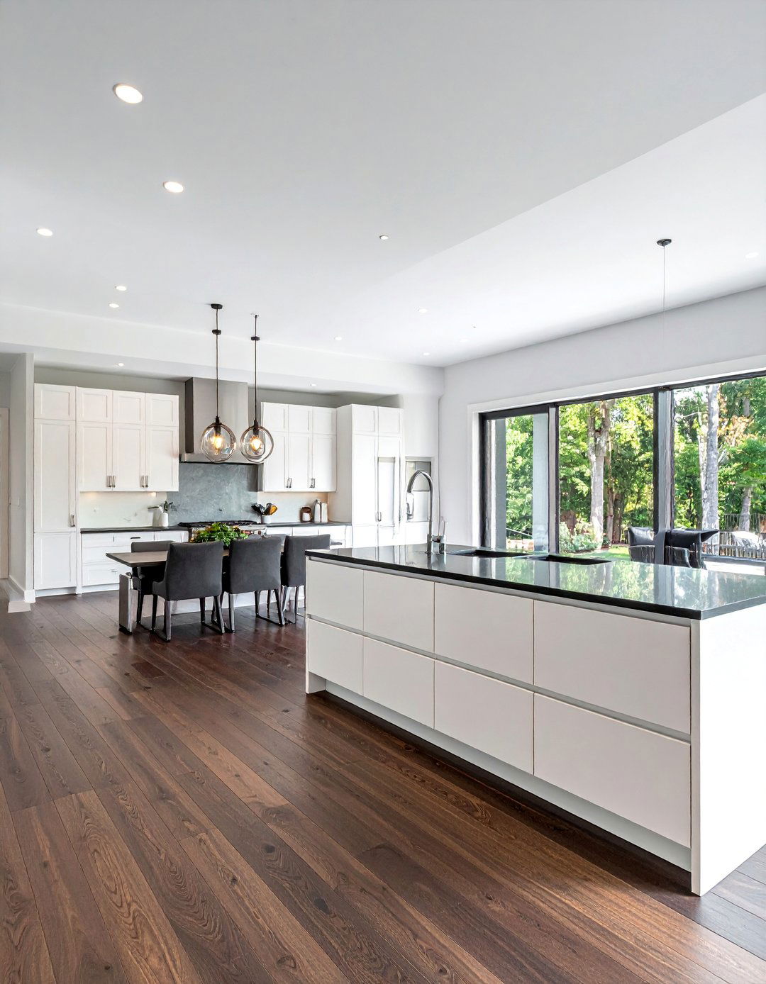 Kitchens With Dark Wood Floors in an Open Concept Layout - 25 Kitchens With Dark Wood Floors for Elegant Spaces