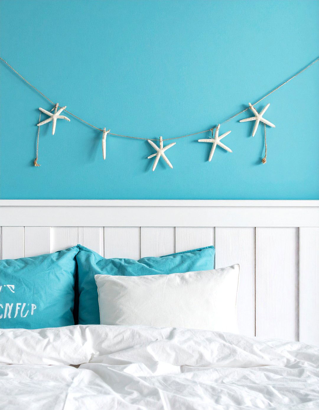 Starfish Garland for an Ocean themed Bedroom - 40 Ocean-themed Bedroom Ideas for a Serene Retreat