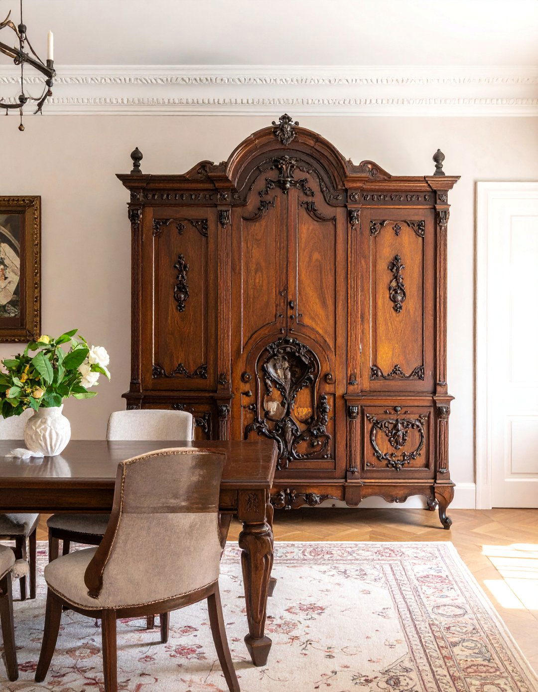 Tuscan Interior Design with Ornate Wooden Furniture - 25 Elegant Tuscan Interior Design Ideas
