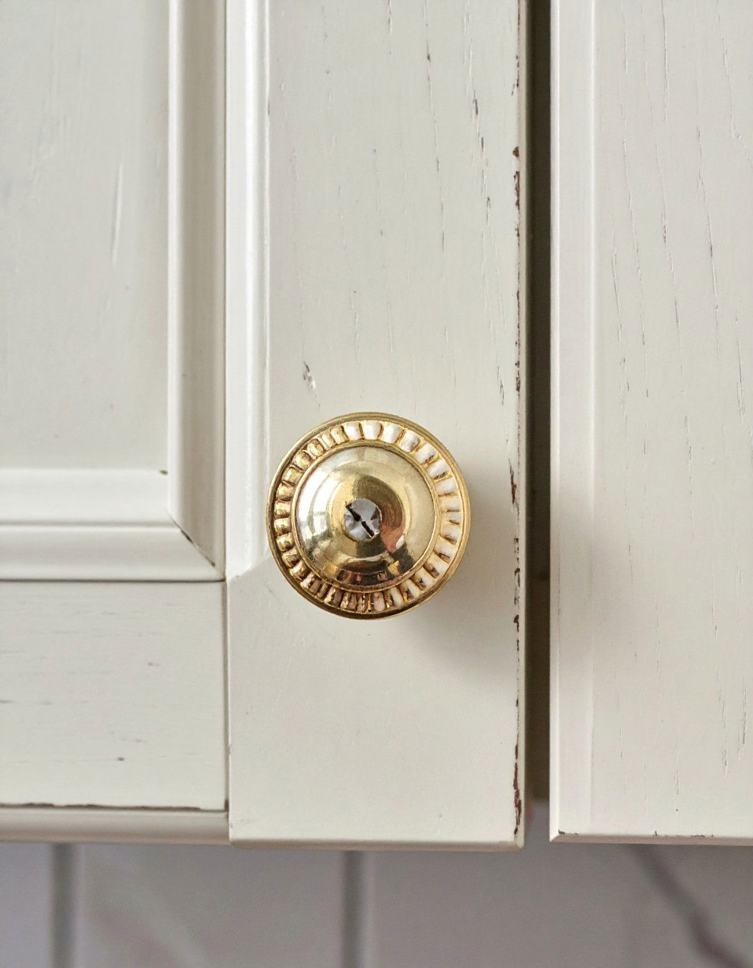 Vintage Button Hardware - 40 Kitchen Cabinet Hardware Ideas to Elevate Your Design