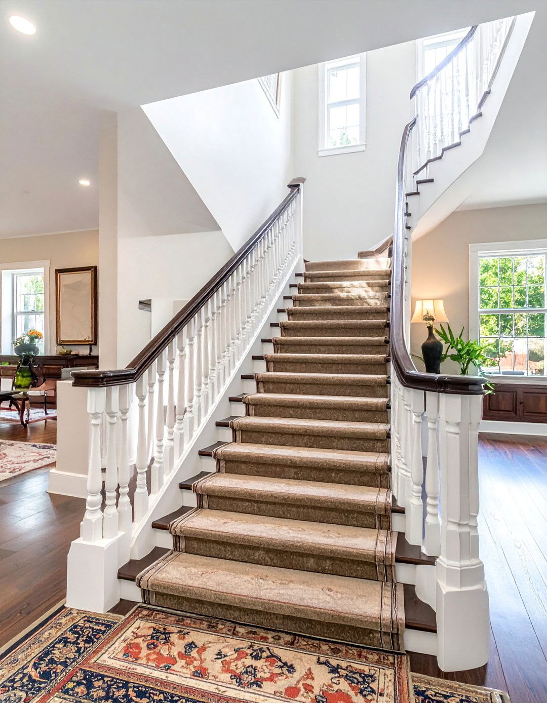 A Grand and Welcoming Staircase - 30 Traditional Interior Design Ideas for Timeless Homes