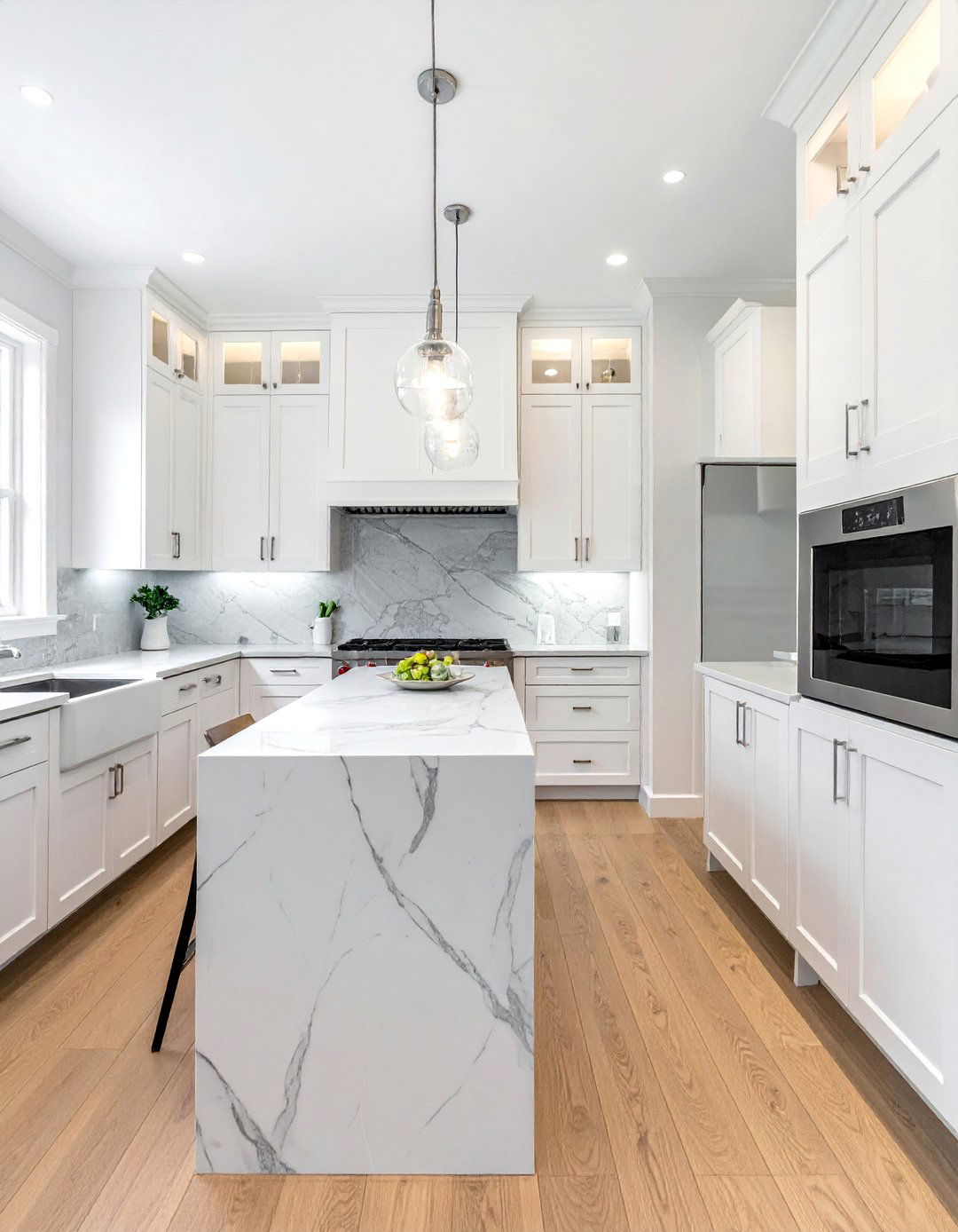 Benjamin Moore Simply White OC 117 - 20 Off-white Paint Colors for a Timeless Room Design