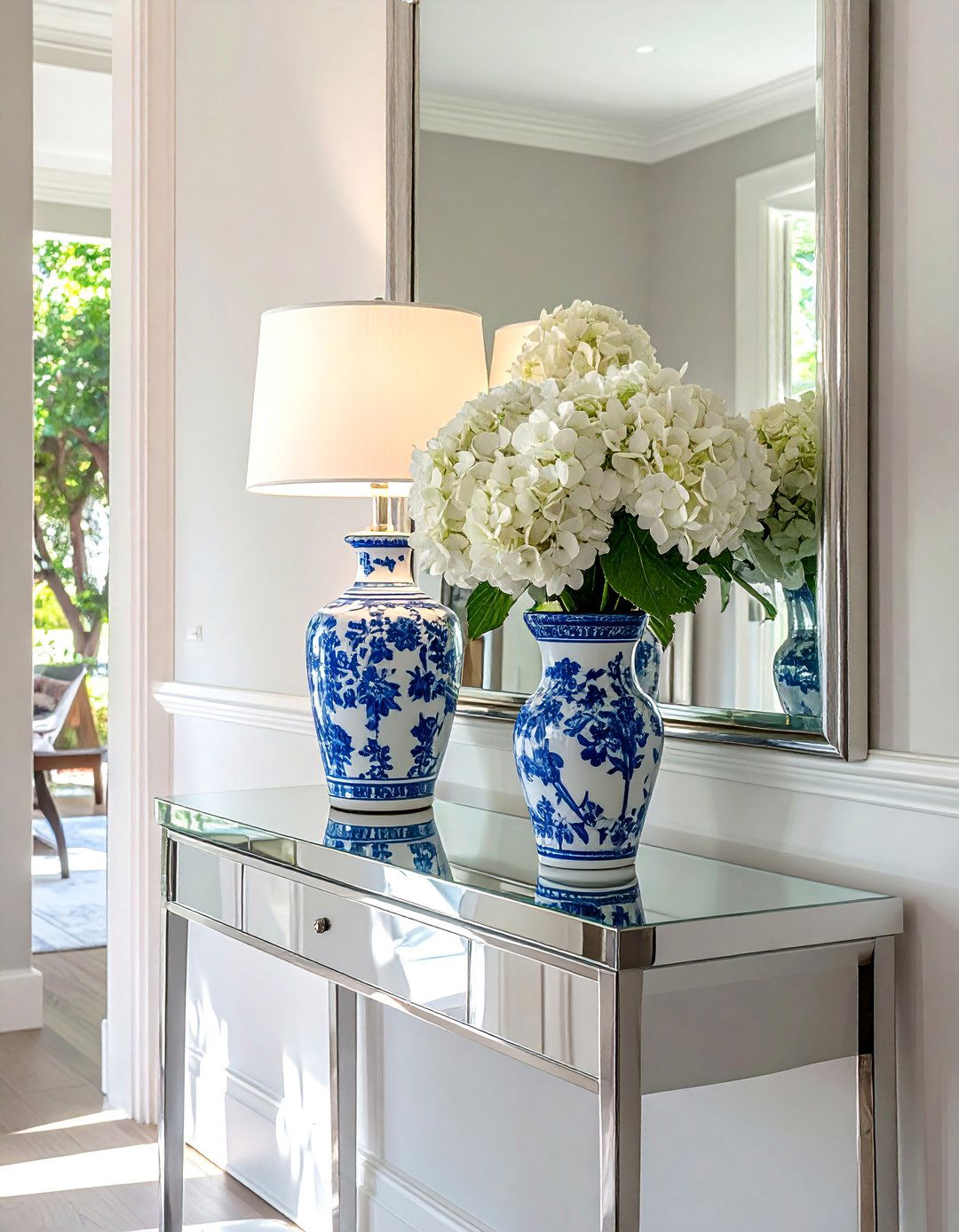 Hamptons Style Mirrored Furniture Accents - 25 Hamptons Style House Interior Ideas for Elegance