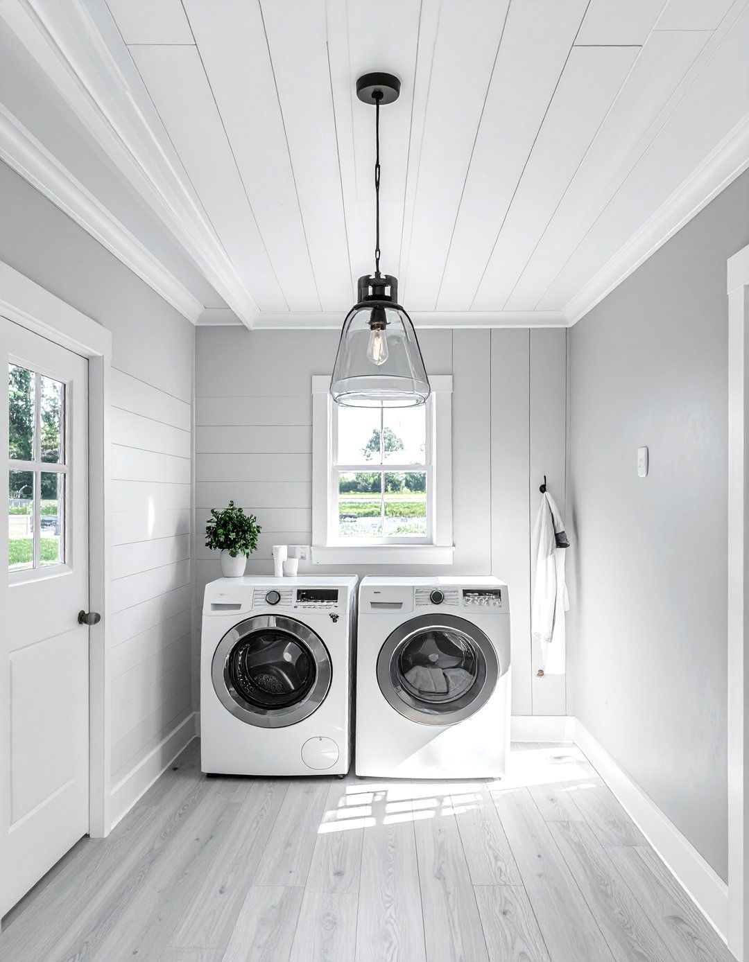 Shiplap Laundry Room Ceiling - 20 Shiplap Laundry Room Ideas for a Cozy Feel