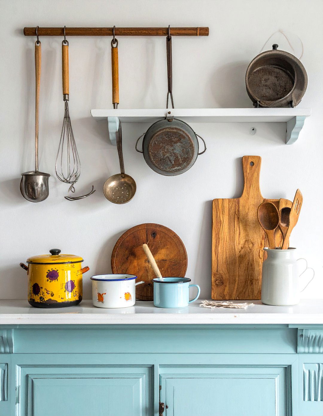 Vintage Kitchen Collectibles - 40 Stylish Mantel Decor Ideas for Every Season