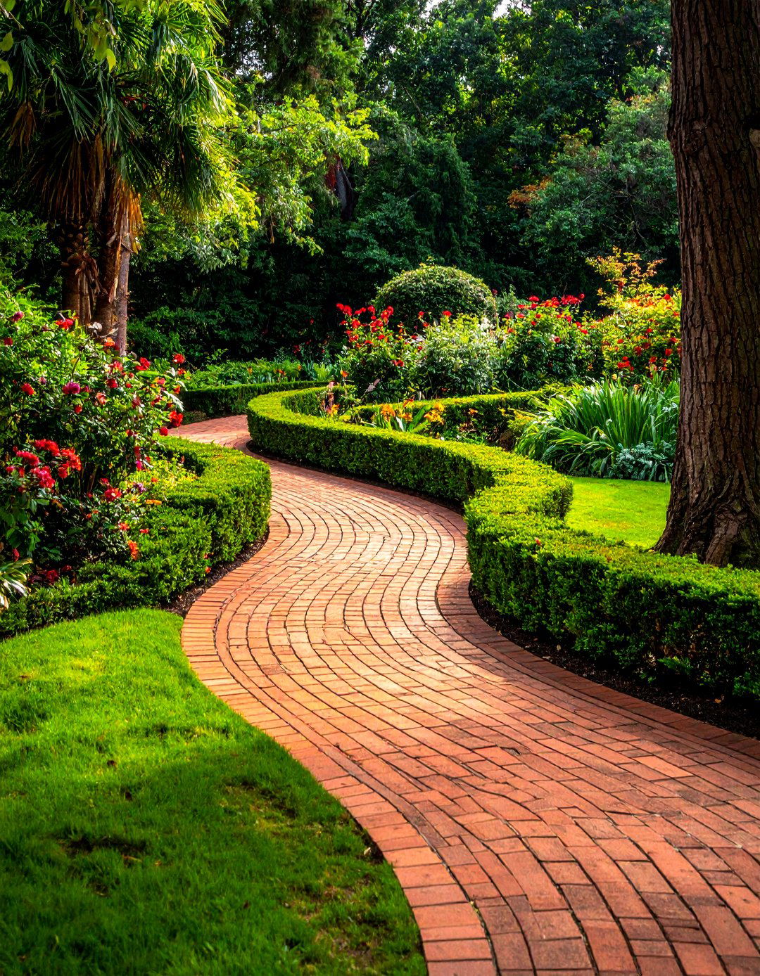 Brick Basket Weave Curved Walkways - 25 Curved Walkway Ideas for a Unique Outdoor Space