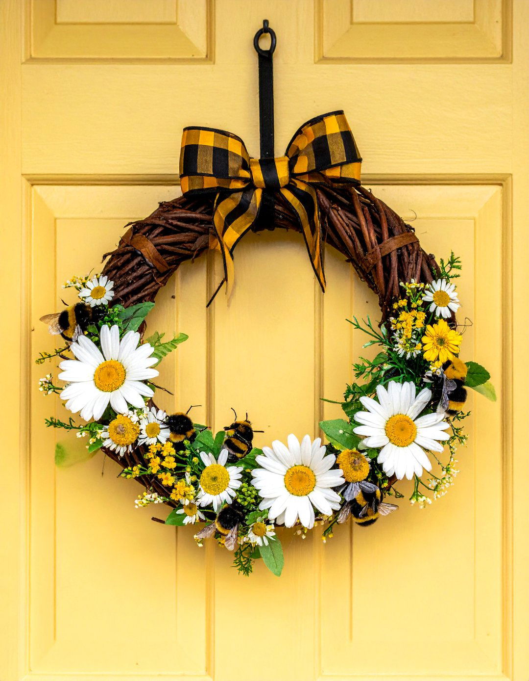 Cheerful Busy Bee and Honeycomb Decor - 20 Summer Door Decoration Ideas to Welcome Guests