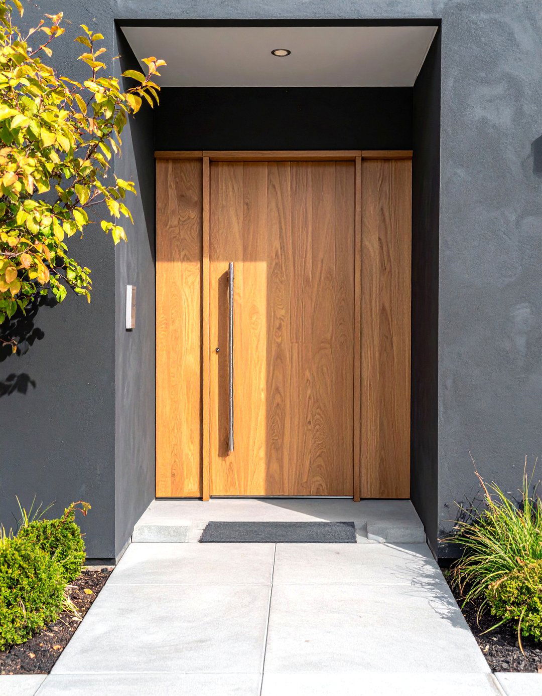 Light Oak Stained Front Door for Modern Homes - 25 Elegant Stained Front Door Ideas for Curb Appeal