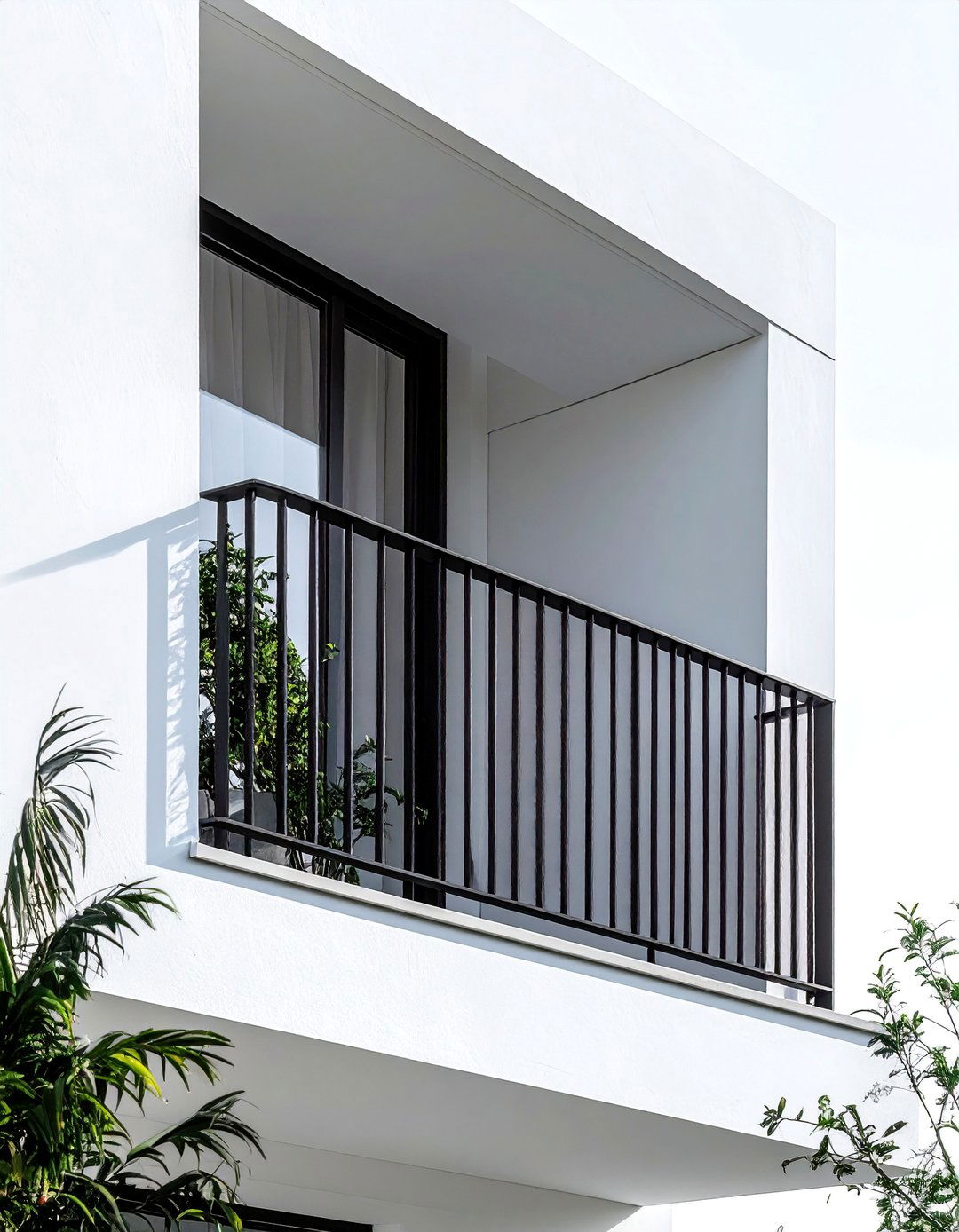 Minimalist Thin Profile Balcony Railing - 25 Balcony Railing Design Ideas for Stylish Homes