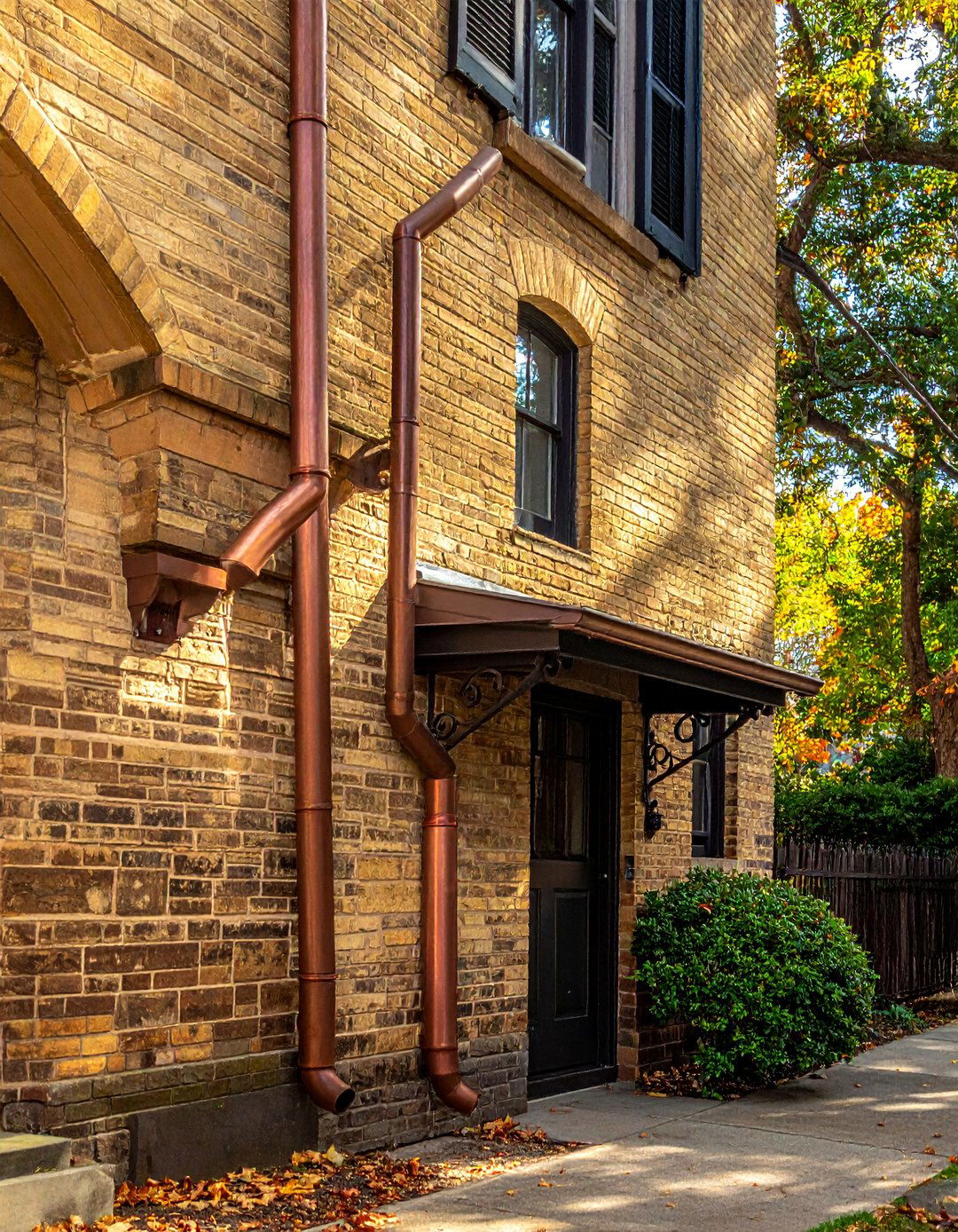 Tan Brick House with Copper Downspouts - 25 Beautiful Tan Brick House Color Scheme Ideas