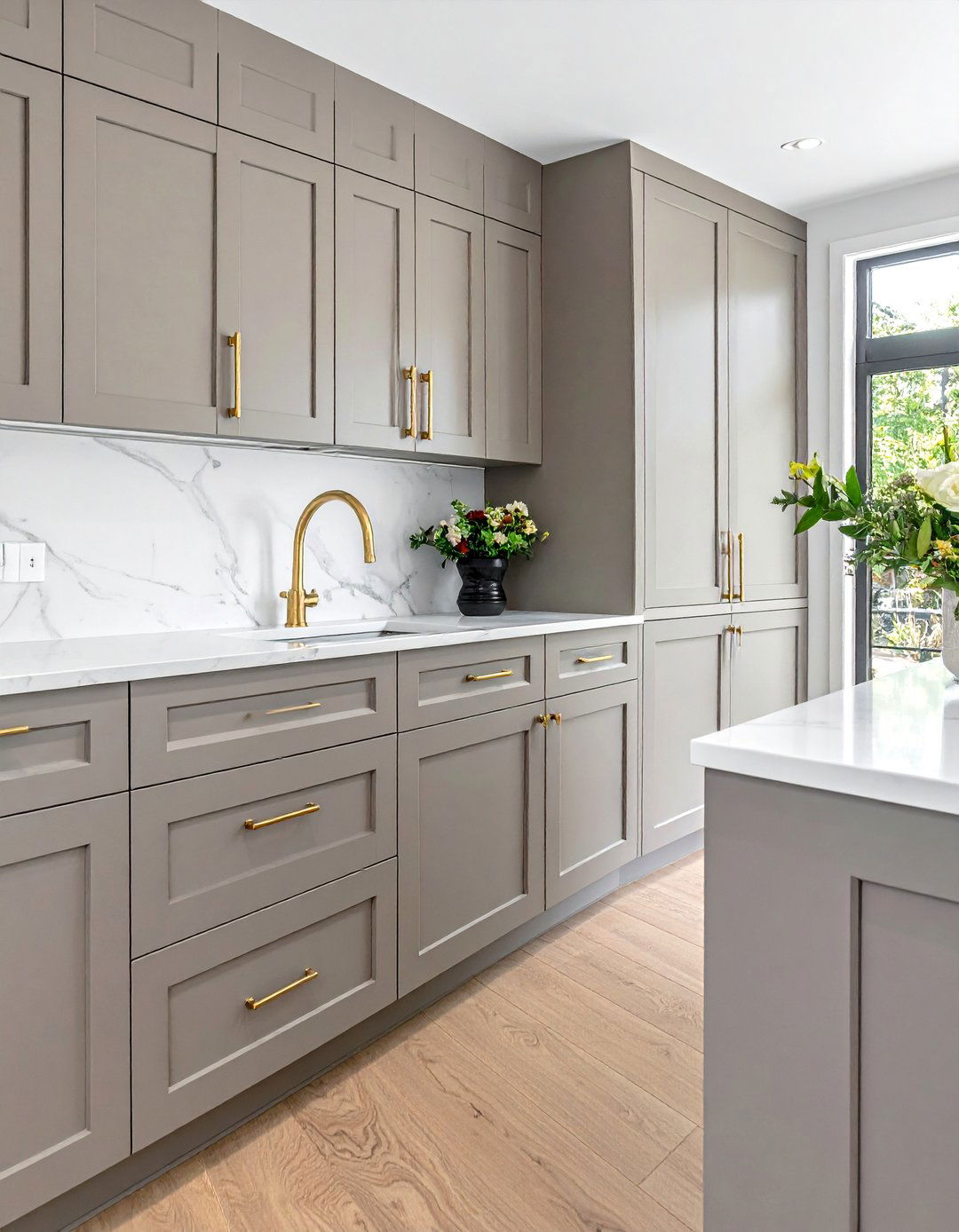 Taupe Kitchen Cabinets with Brass Hardware - 25 Stunning Taupe Kitchen Cabinet Design Ideas