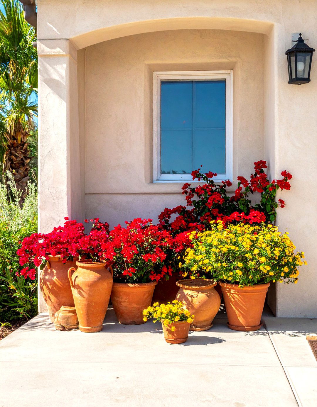 Terracotta Pottery as Accents - 20 Southwest Landscaping Ideas for Your Front Yard
