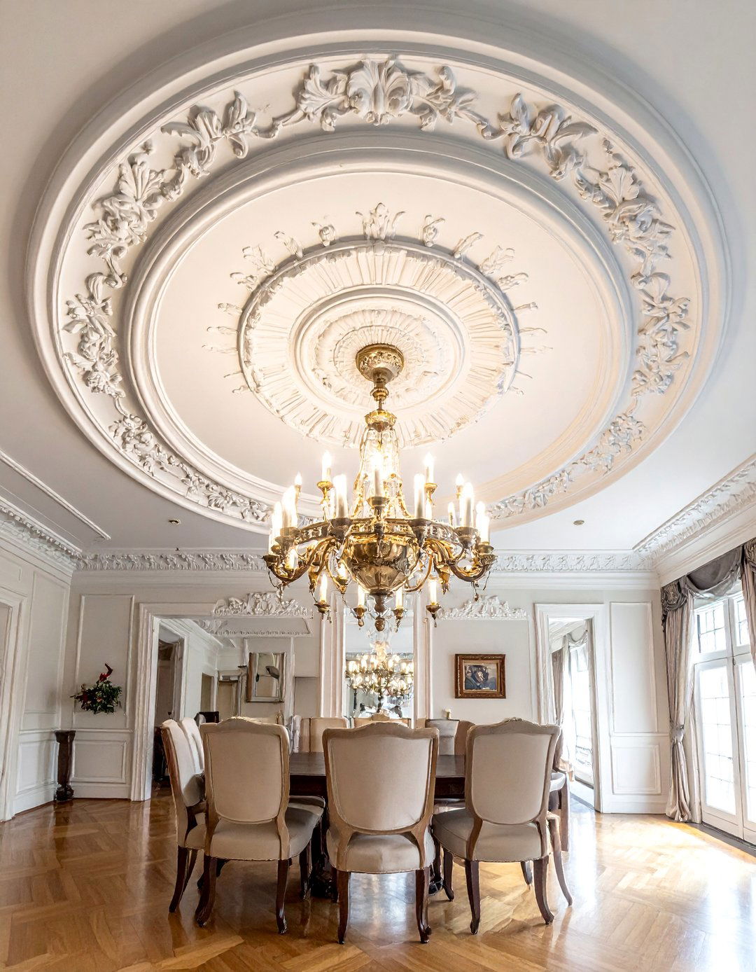 Victorian Dining Room with a Decorative Ceiling Medallion - 25 Victorian Dining Room Ideas for a Grand Entertaining Space