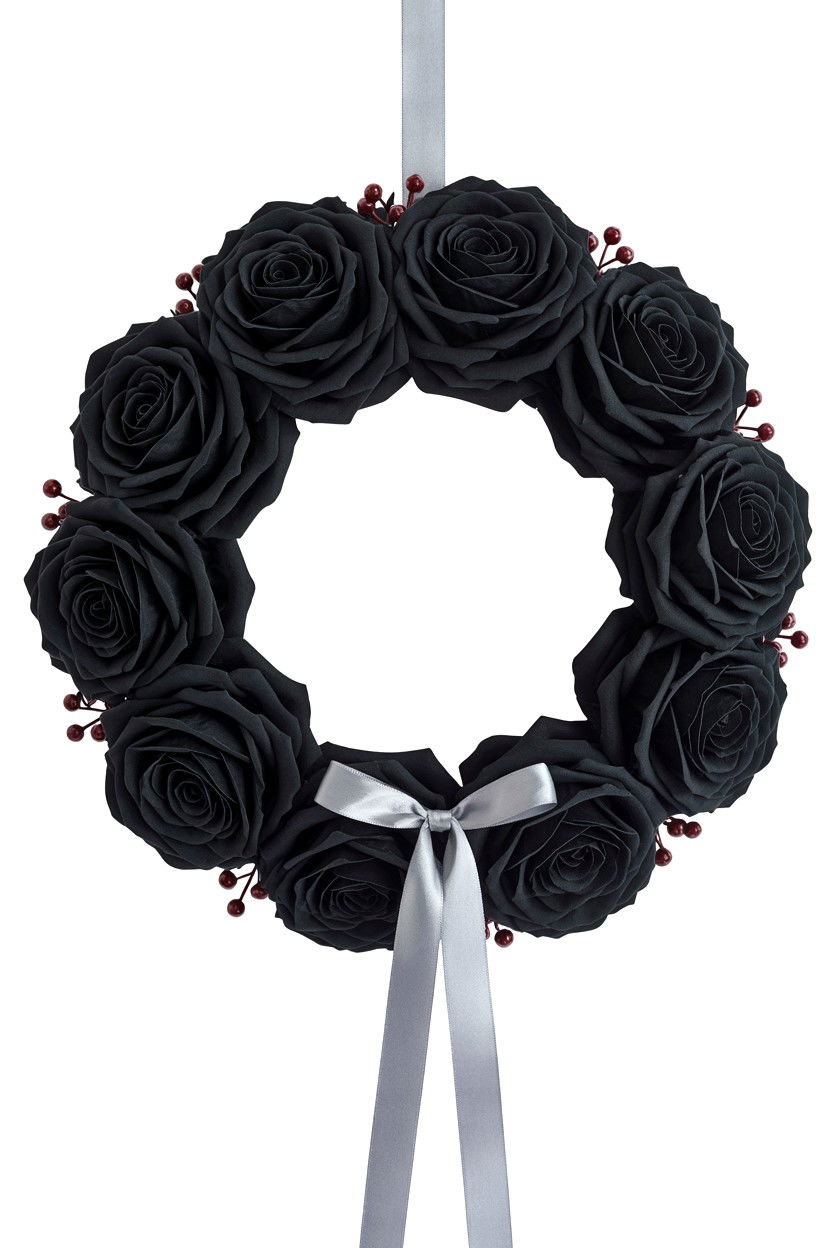 Black Rose Wreath - 25 Rose Valentine's Day Wreath Ideas