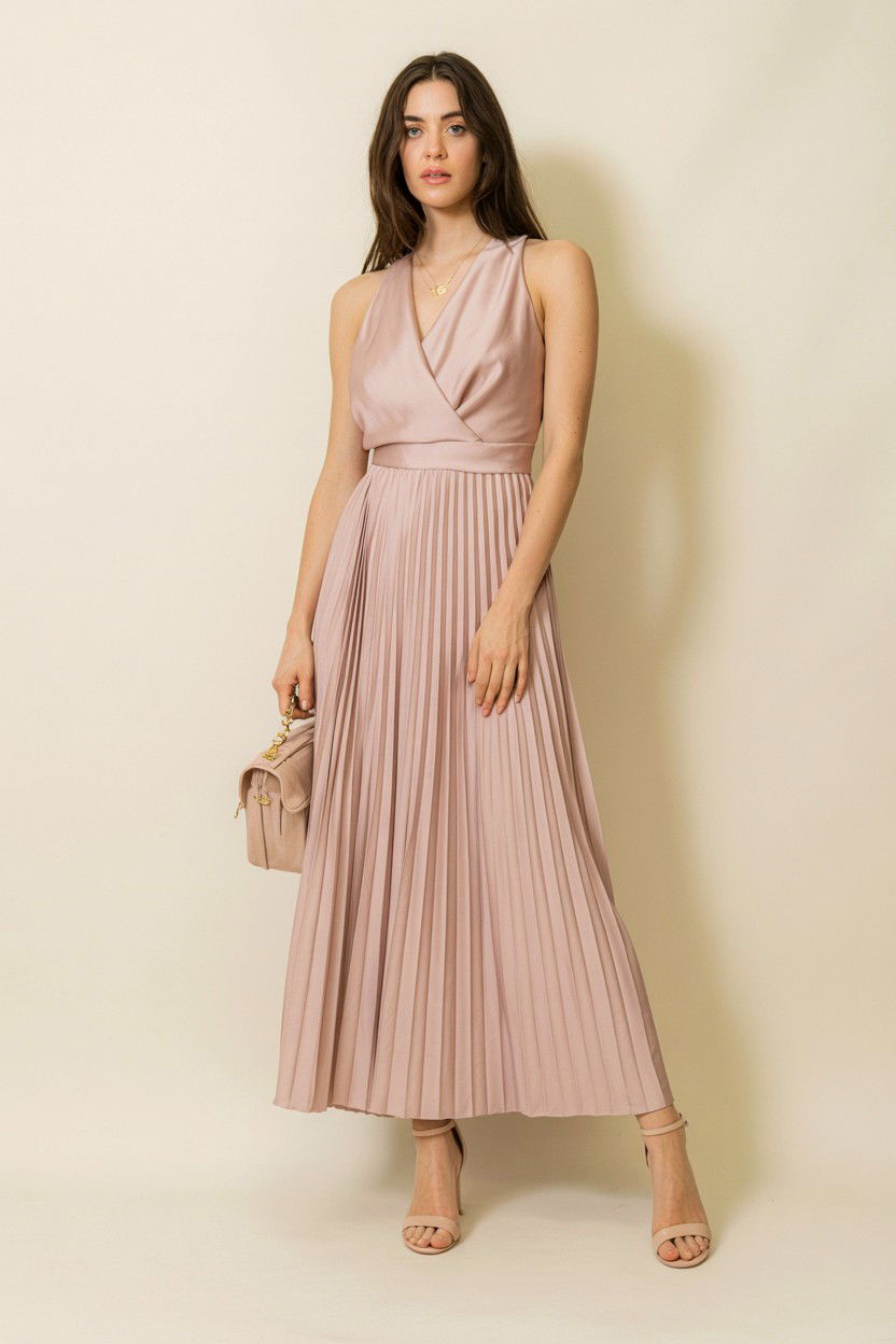Blush Pink Maxi Dress - 25 Valentine's Day Maxi Dress Ideas