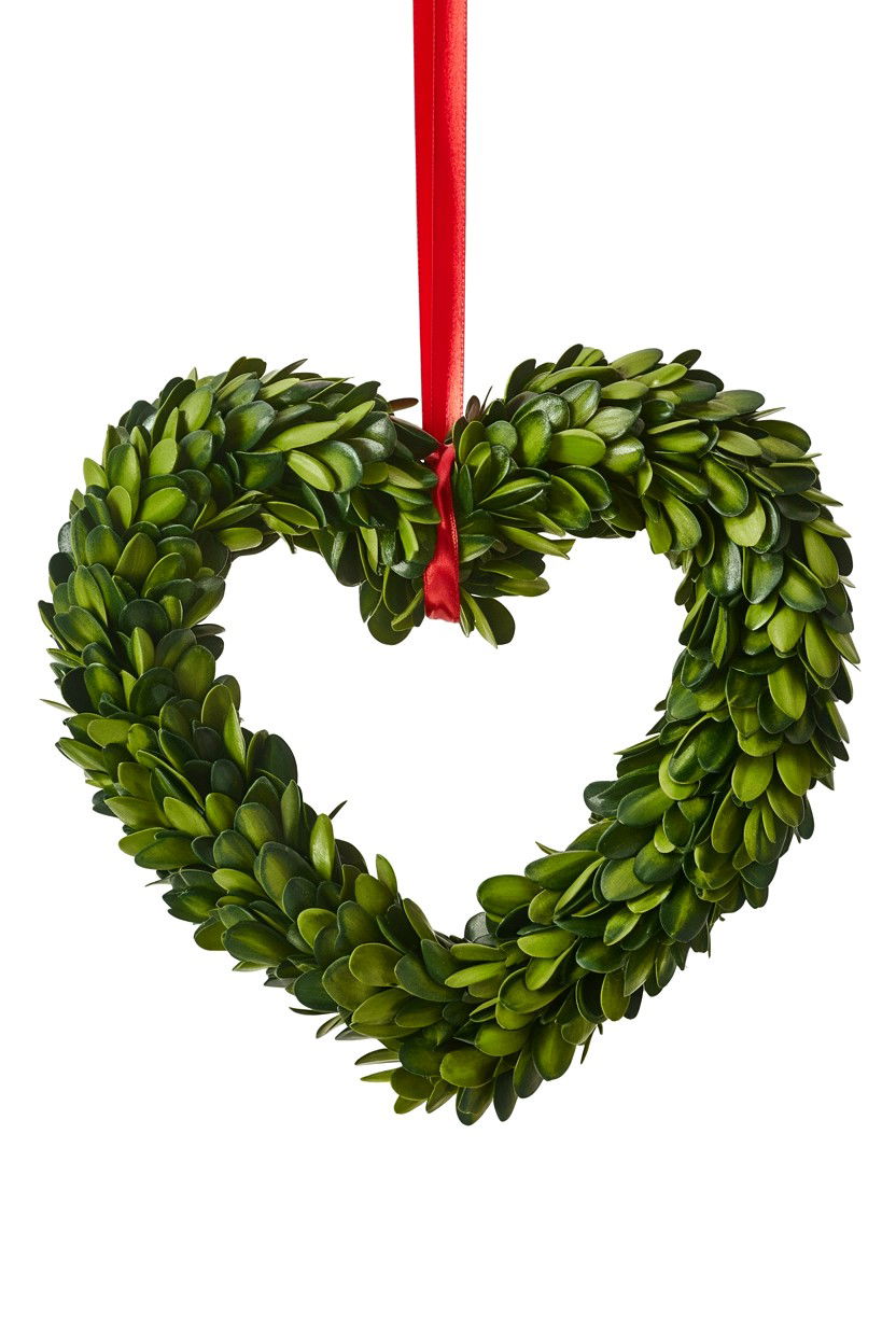 Boxwood Heart - 25 Heart Shaped Wreath Ideas