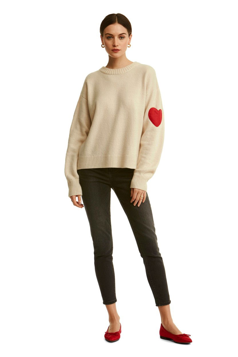 Cashmere sweater with heart patch - 25 Valentine's Day Preppy Outfits