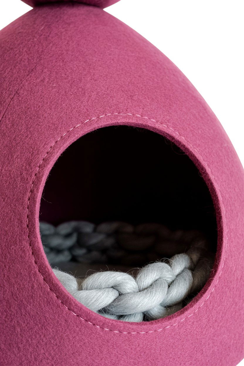 Felt Cat Cave - 25 Valentine's Day Ideas for Cats