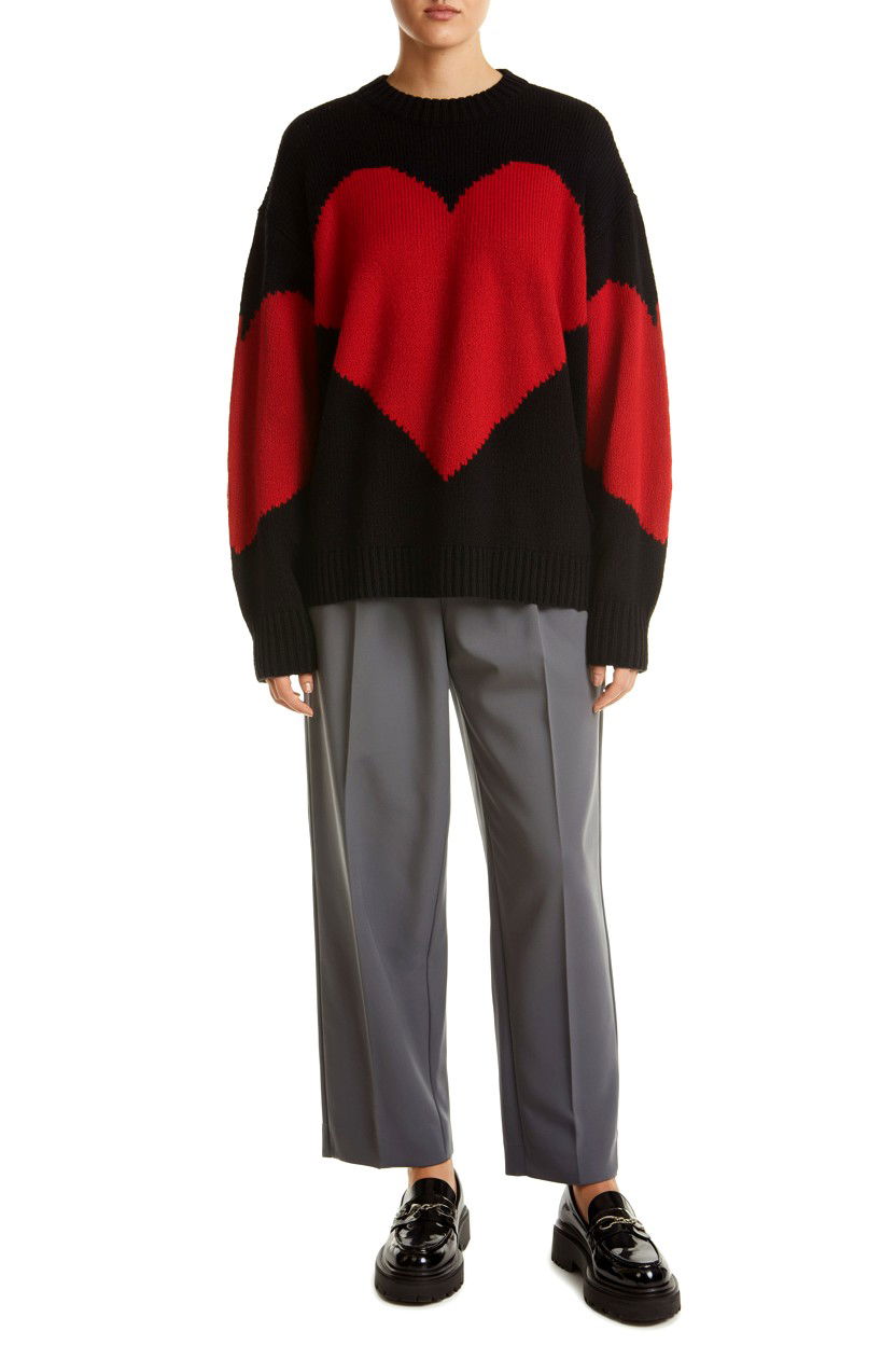 Heart Motif Sweater Outfit - 25 Valentine's Day Streetwear Outfits