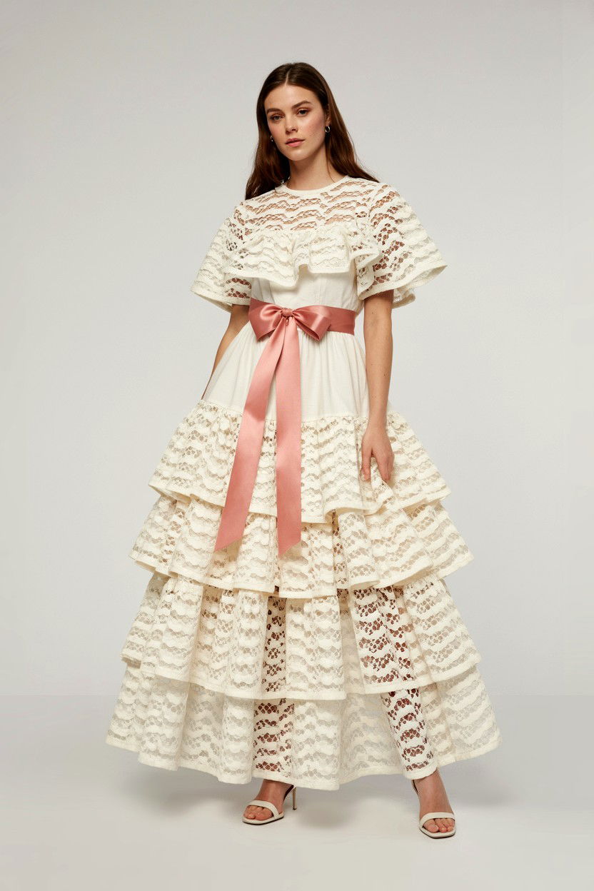 Lace tiered dress - 25 Valentine's Day Lace Outfit Ideas