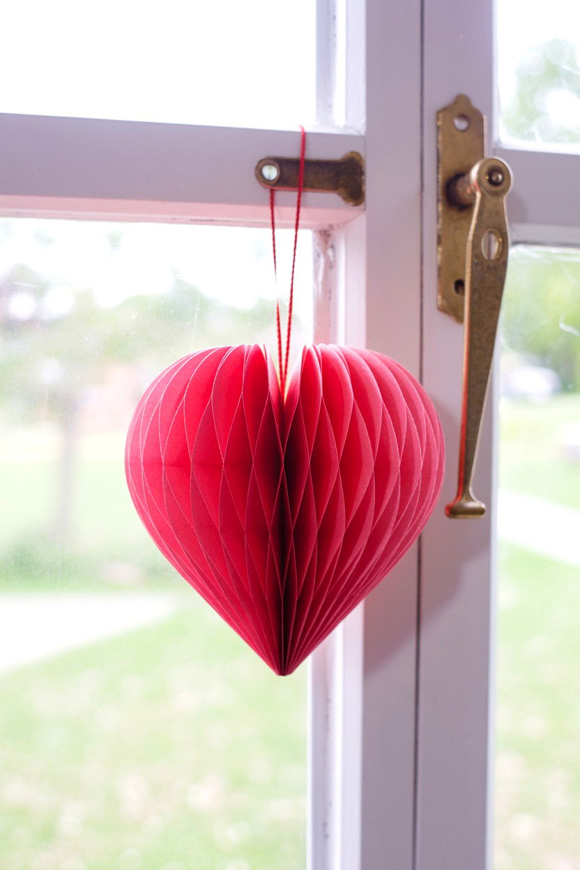 Paper heart ornament - 25 Scandinavian Valentine's Day Decor Ideas