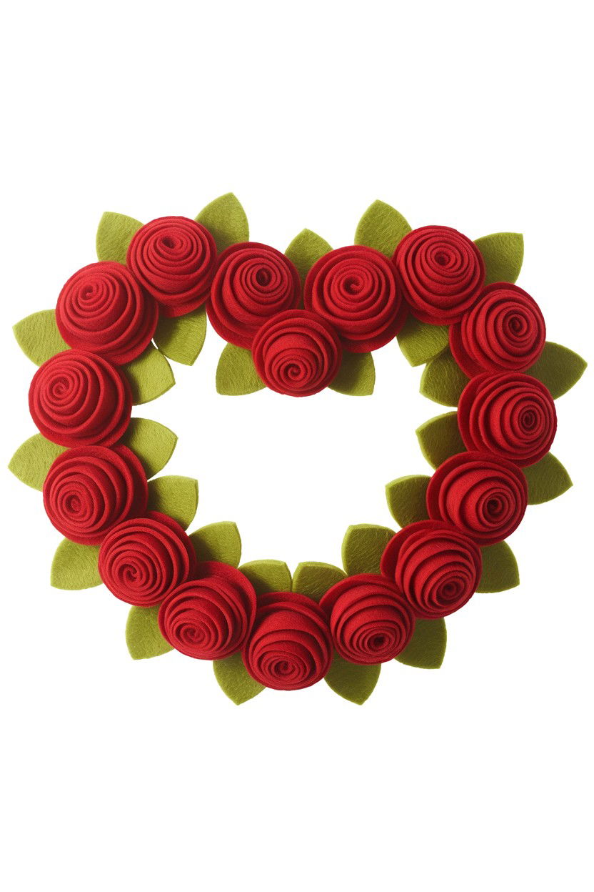 Red felt flower wreath - 25 Vintage Valentine's Day Wreath Ideas
